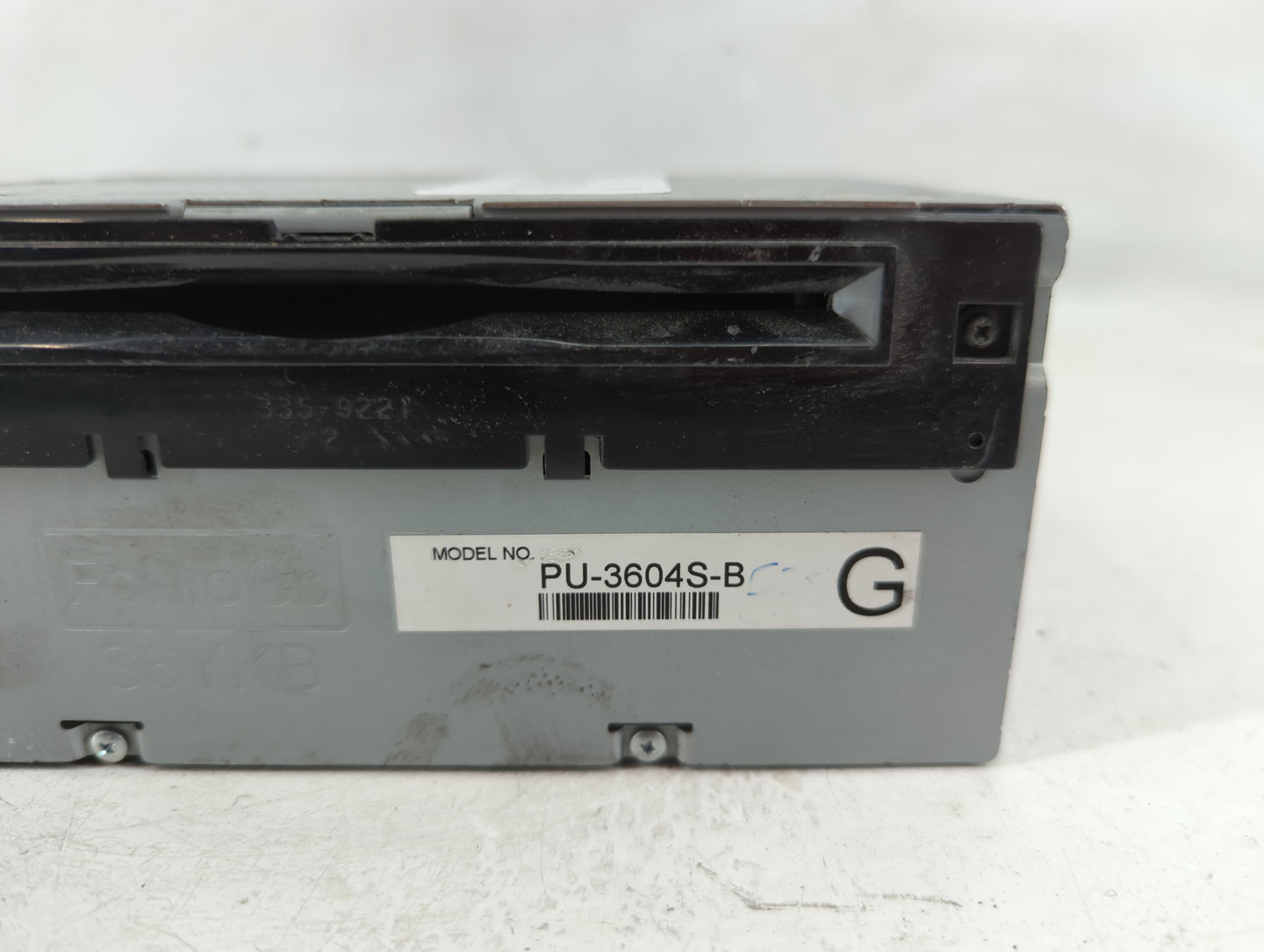 2015-2016 Ford Mustang Radio AM FM Cd Player Receiver Replacement P/N:FR3T-19C107-TF Fits Fits 2015 2016 OEM Used Auto Parts