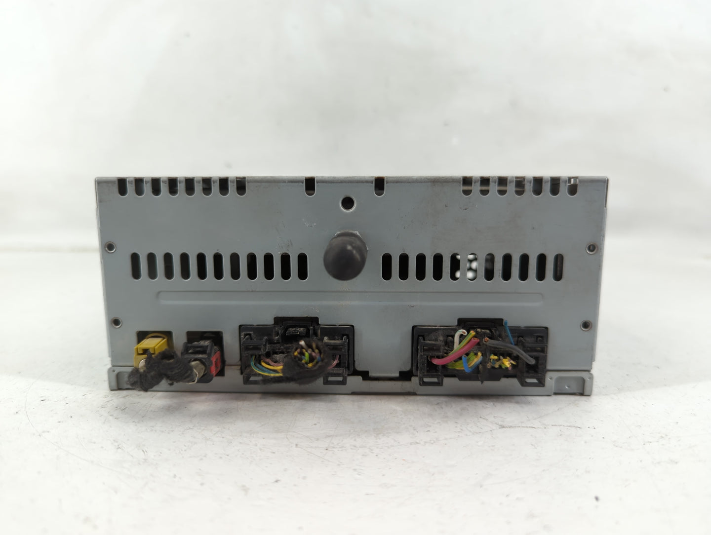 2015-2016 Ford Mustang Radio AM FM Cd Player Receiver Replacement P/N:FR3T-19C107-TF Fits Fits 2015 2016 OEM Used Auto Parts