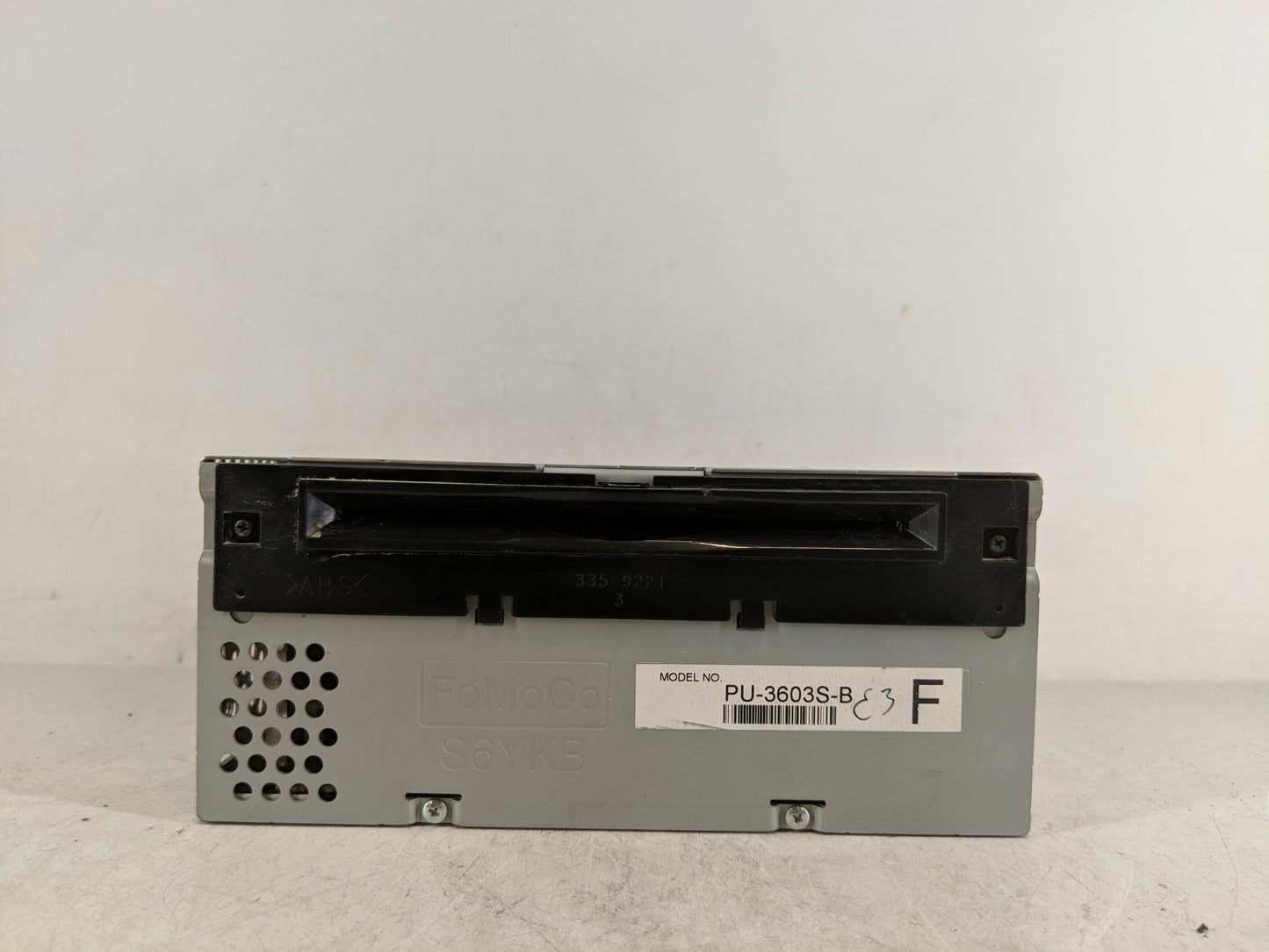 2015-2016 Ford Mustang Radio AM FM Cd Player Receiver Replacement P/N:FR3T-19C107-SE Fits Fits 2015 2016 OEM Used Auto Parts