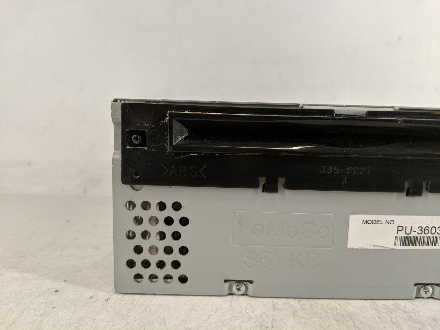 2015-2016 Ford Mustang Radio AM FM Cd Player Receiver Replacement P/N:FR3T-19C107-SE Fits Fits 2015 2016 OEM Used Auto Parts