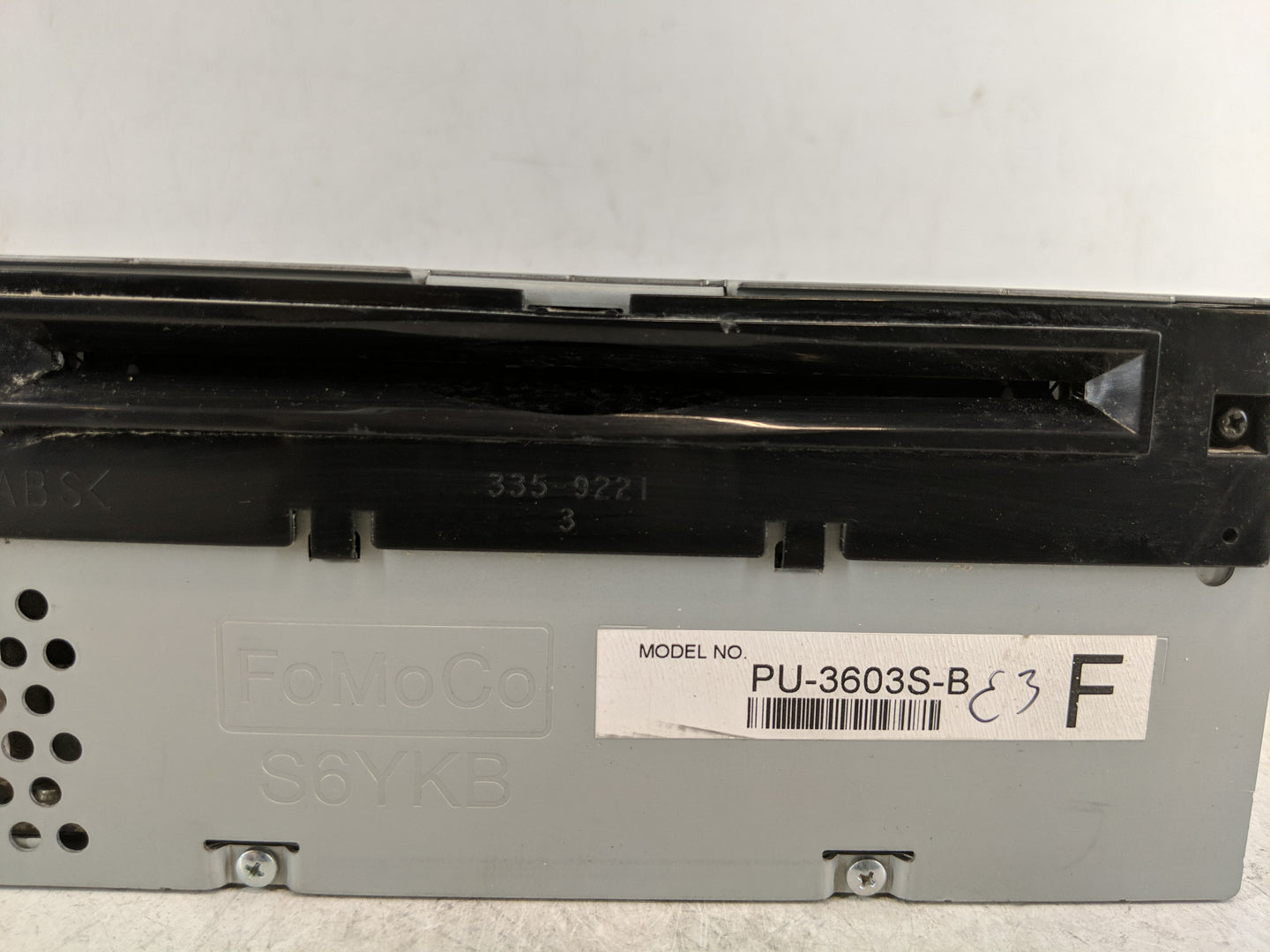 2015-2016 Ford Mustang Radio AM FM Cd Player Receiver Replacement P/N:FR3T-19C107-SE Fits Fits 2015 2016 OEM Used Auto Parts