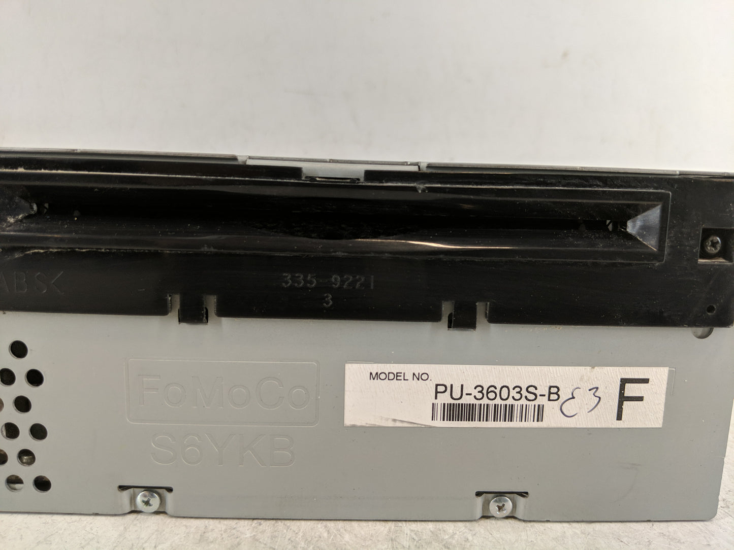 2015-2016 Ford Mustang Radio AM FM Cd Player Receiver Replacement P/N:FR3T-19C107-SE Fits Fits 2015 2016 OEM Used Auto Parts
