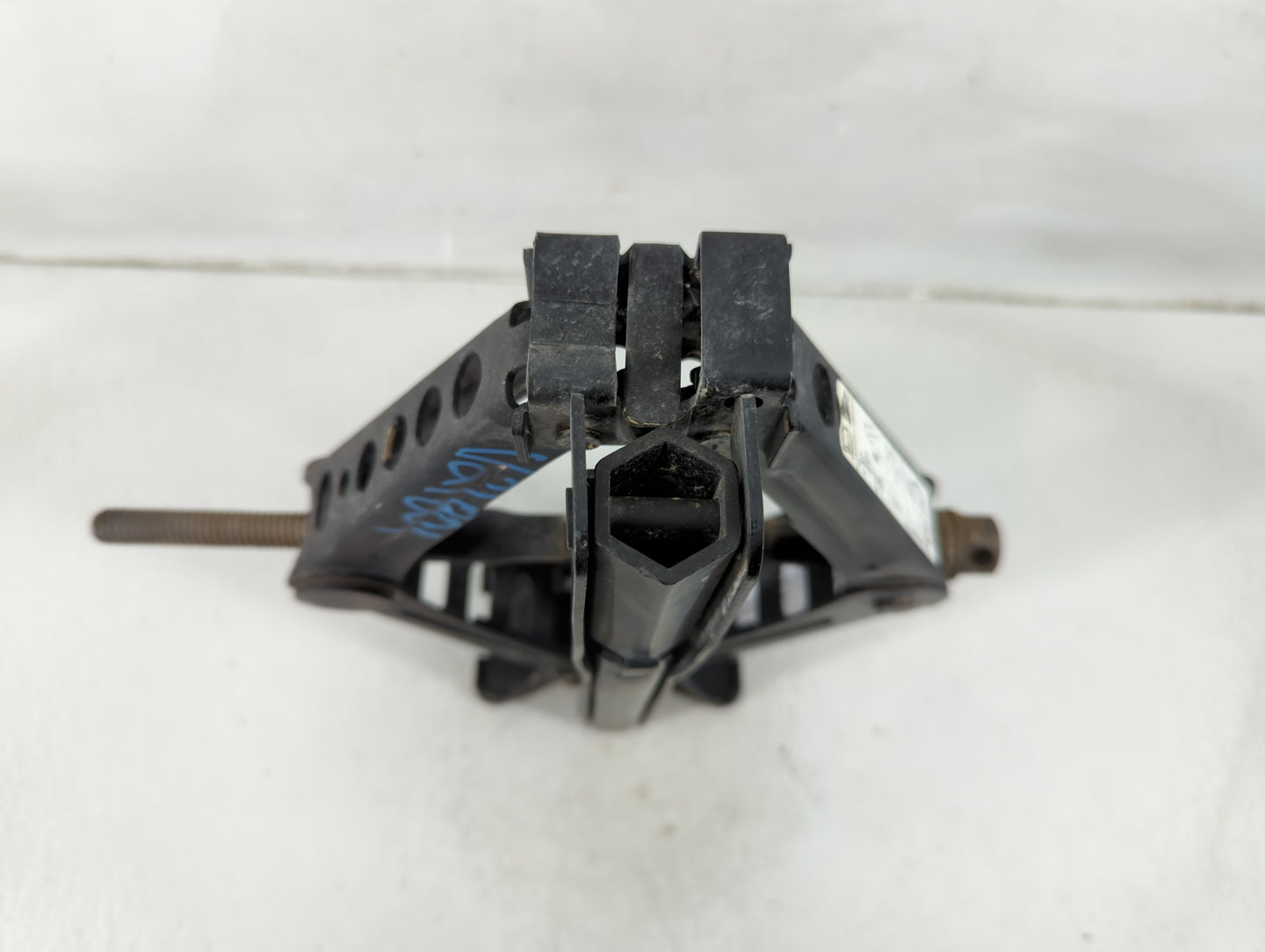 2016 Ford Mustang Spare Scissor Car Jack - Oemusedautoparts1.com