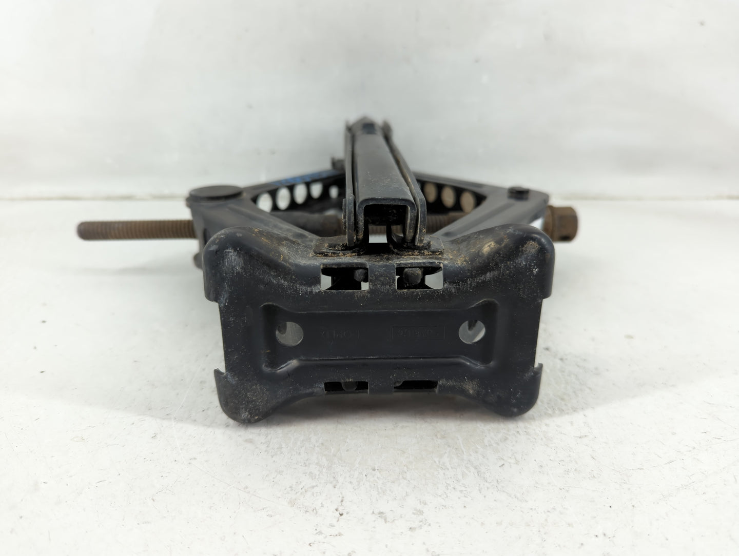 2016 Ford Mustang Spare Scissor Car Jack - Oemusedautoparts1.com