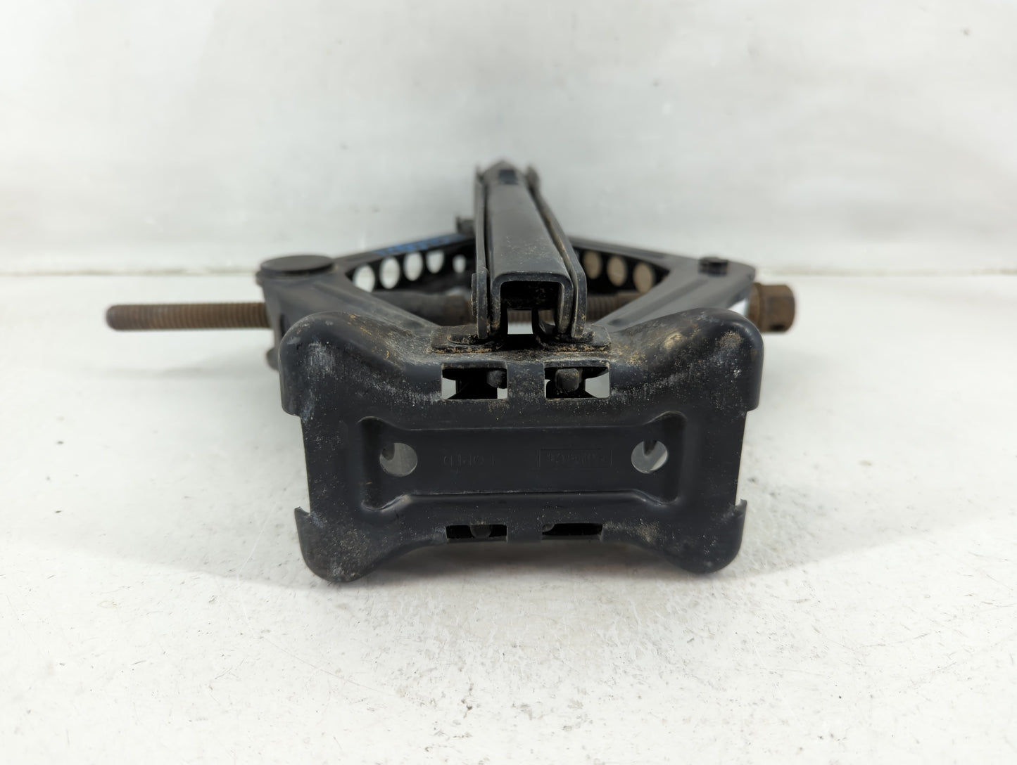 2016 Ford Mustang Spare Scissor Car Jack - Oemusedautoparts1.com