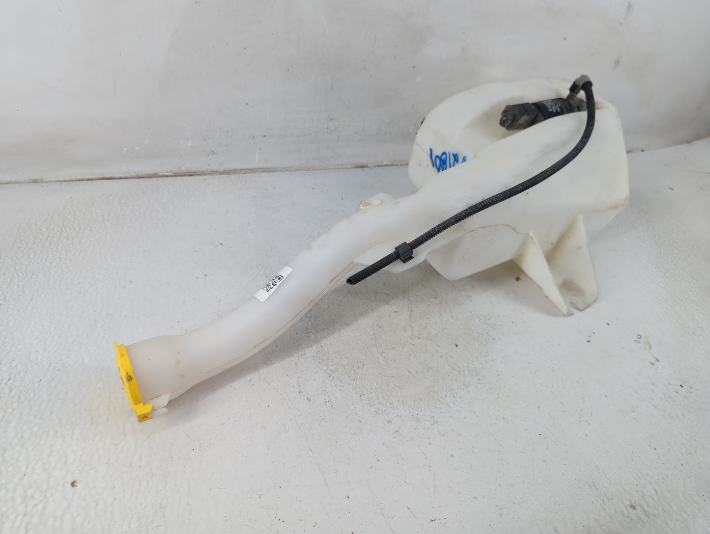 2015-2016 Ford Mustang Windshield Washer Fluid Reservoir Bottle Oem - Oemusedautoparts1.com