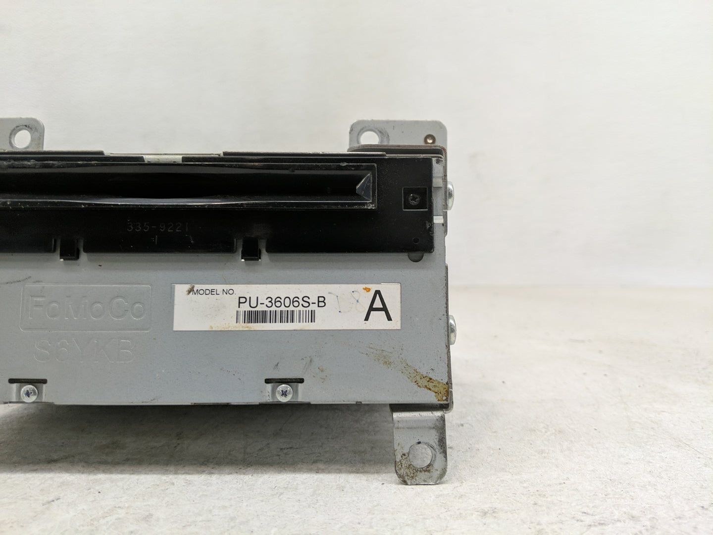 2015-2016 Ford Mustang Radio AM FM Cd Player Receiver Replacement P/N:FR3T-19C107-JJ Fits Fits 2015 2016 OEM Used Auto Parts