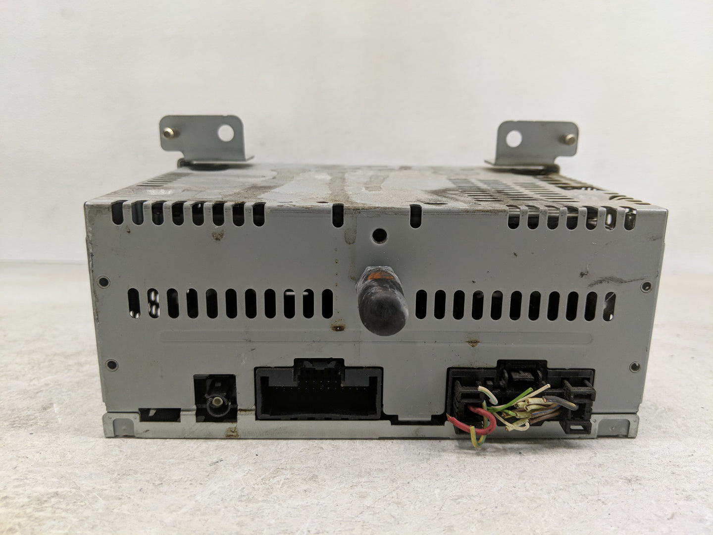 2015-2016 Ford Mustang Radio AM FM Cd Player Receiver Replacement P/N:FR3T-19C107-JJ Fits Fits 2015 2016 OEM Used Auto Parts