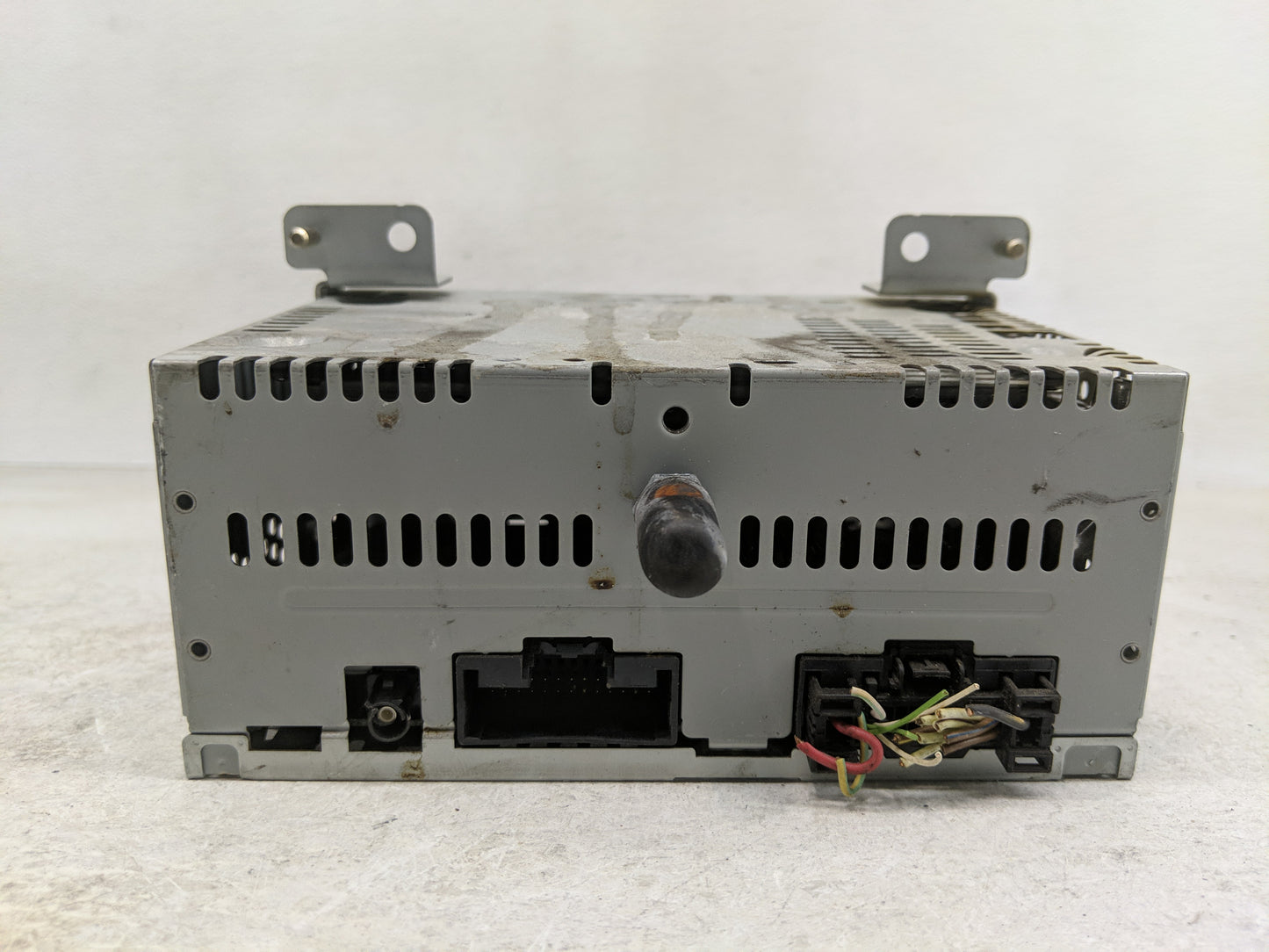 2015-2016 Ford Mustang Radio AM FM Cd Player Receiver Replacement P/N:FR3T-19C107-JJ Fits Fits 2015 2016 OEM Used Auto Parts