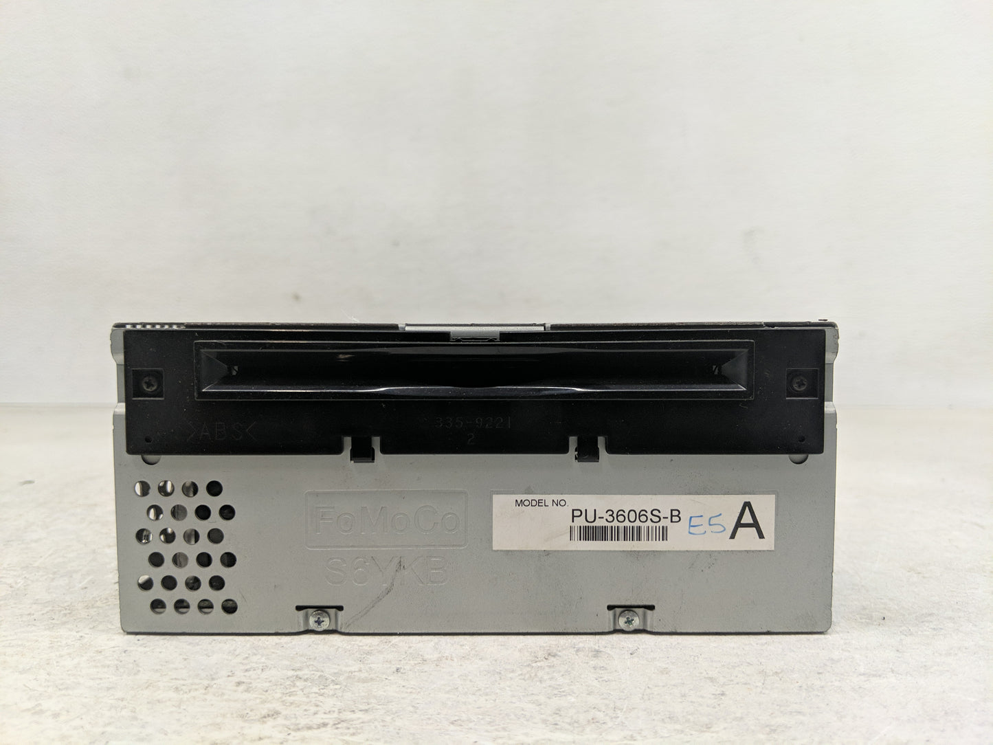 2015-2016 Ford Mustang Radio AM FM Cd Player Receiver Replacement P/N:FR3T-19C107-JJ Fits Fits 2015 2016 OEM Used Auto Parts