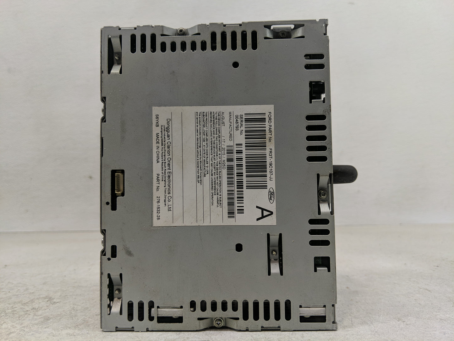 2015-2016 Ford Mustang Radio AM FM Cd Player Receiver Replacement P/N:FR3T-19C107-JJ Fits Fits 2015 2016 OEM Used Auto Parts