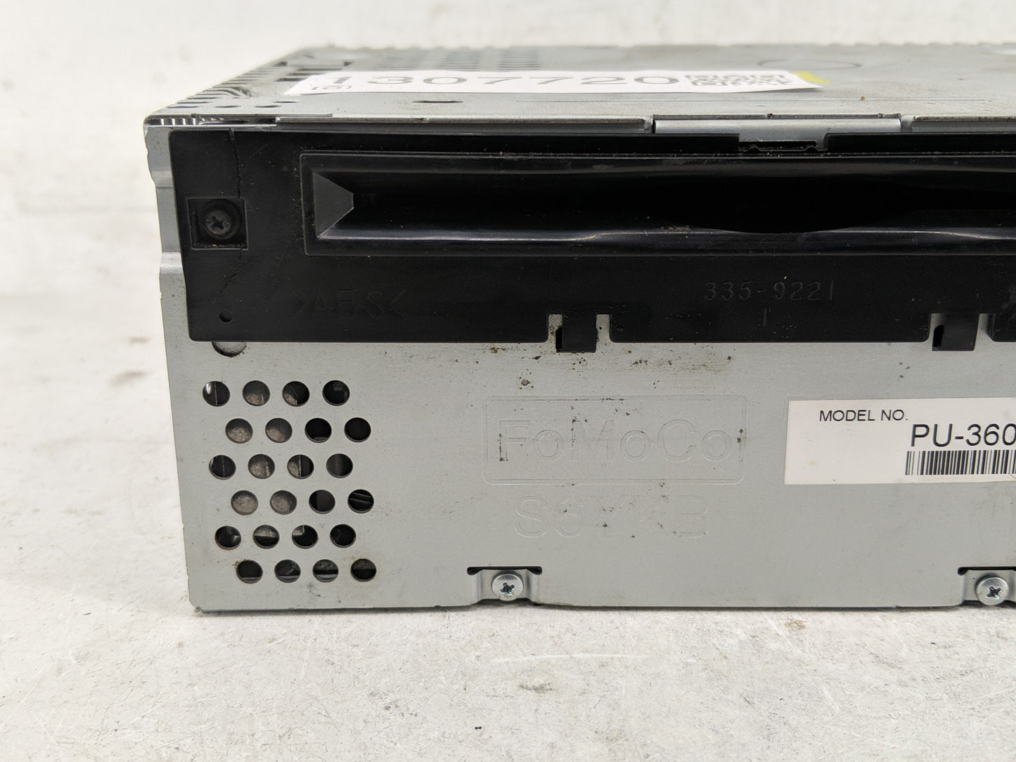2015-2016 Ford Mustang Radio AM FM Cd Player Receiver Replacement P/N:FR3T-19C107-JJ Fits Fits 2015 2016 OEM Used Auto Parts