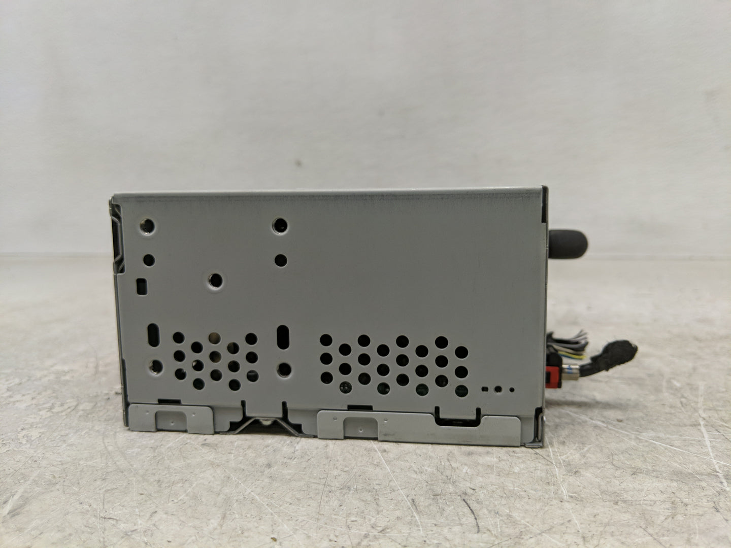2015-2016 Ford Mustang Radio AM FM Cd Player Receiver Replacement P/N:FR3T-19C107-SE Fits Fits 2015 2016 OEM Used Auto Parts