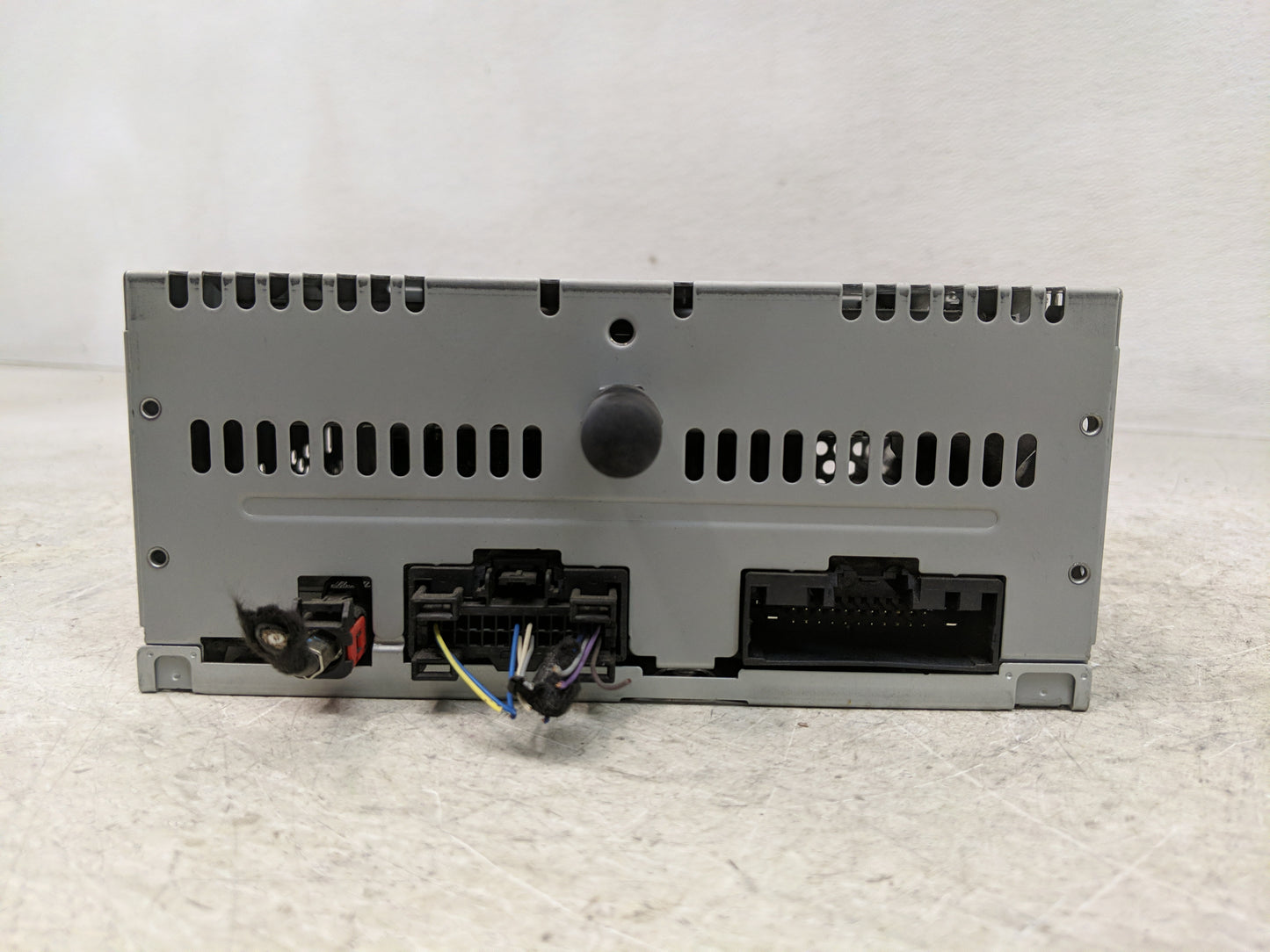 2015-2016 Ford Mustang Radio AM FM Cd Player Receiver Replacement P/N:FR3T-19C107-SE Fits Fits 2015 2016 OEM Used Auto Parts