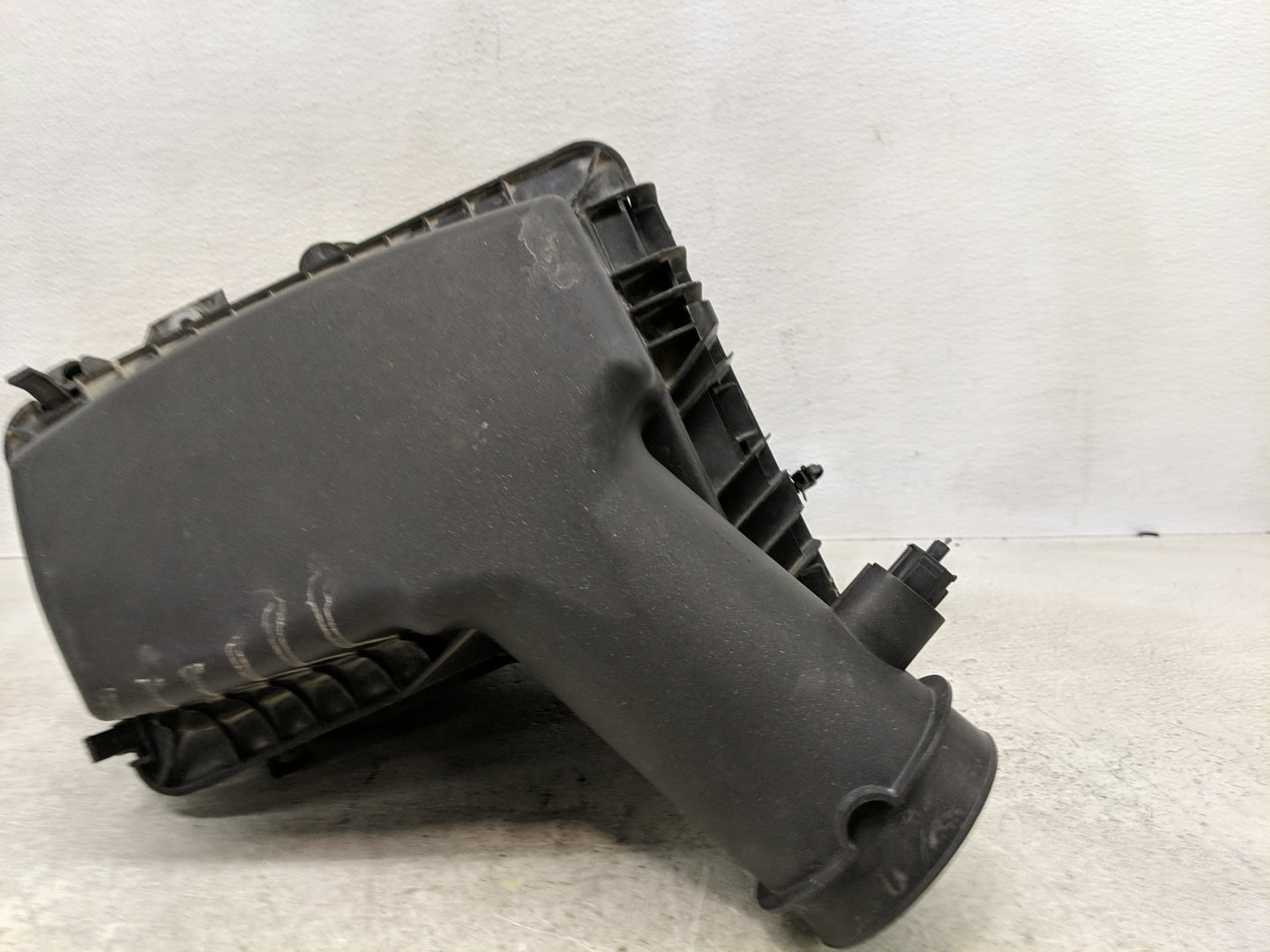 2015-2017 Ford Mustang Air Cleaner Intake-duct Hose Tube - Oemusedautoparts1.com