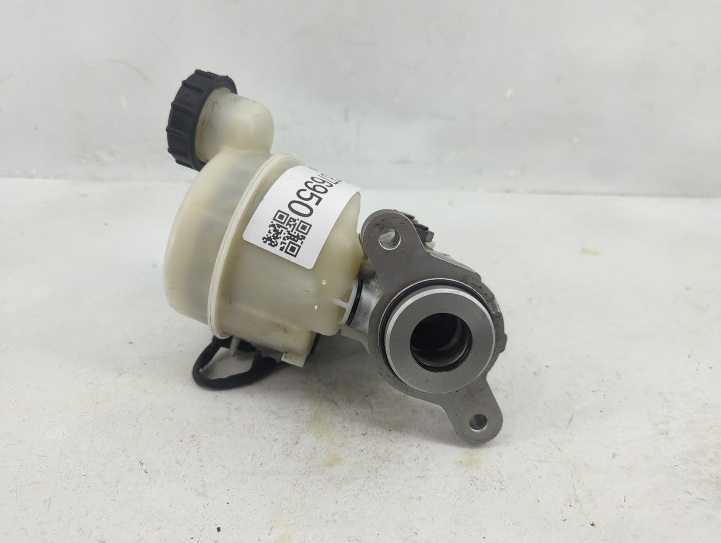 2015-2022 Ford Mustang Brake Master Cylinder - Oemusedautoparts1.com