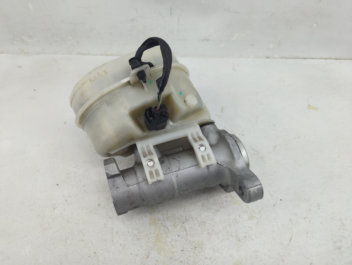 2015-2022 Ford Mustang Brake Master Cylinder - Oemusedautoparts1.com