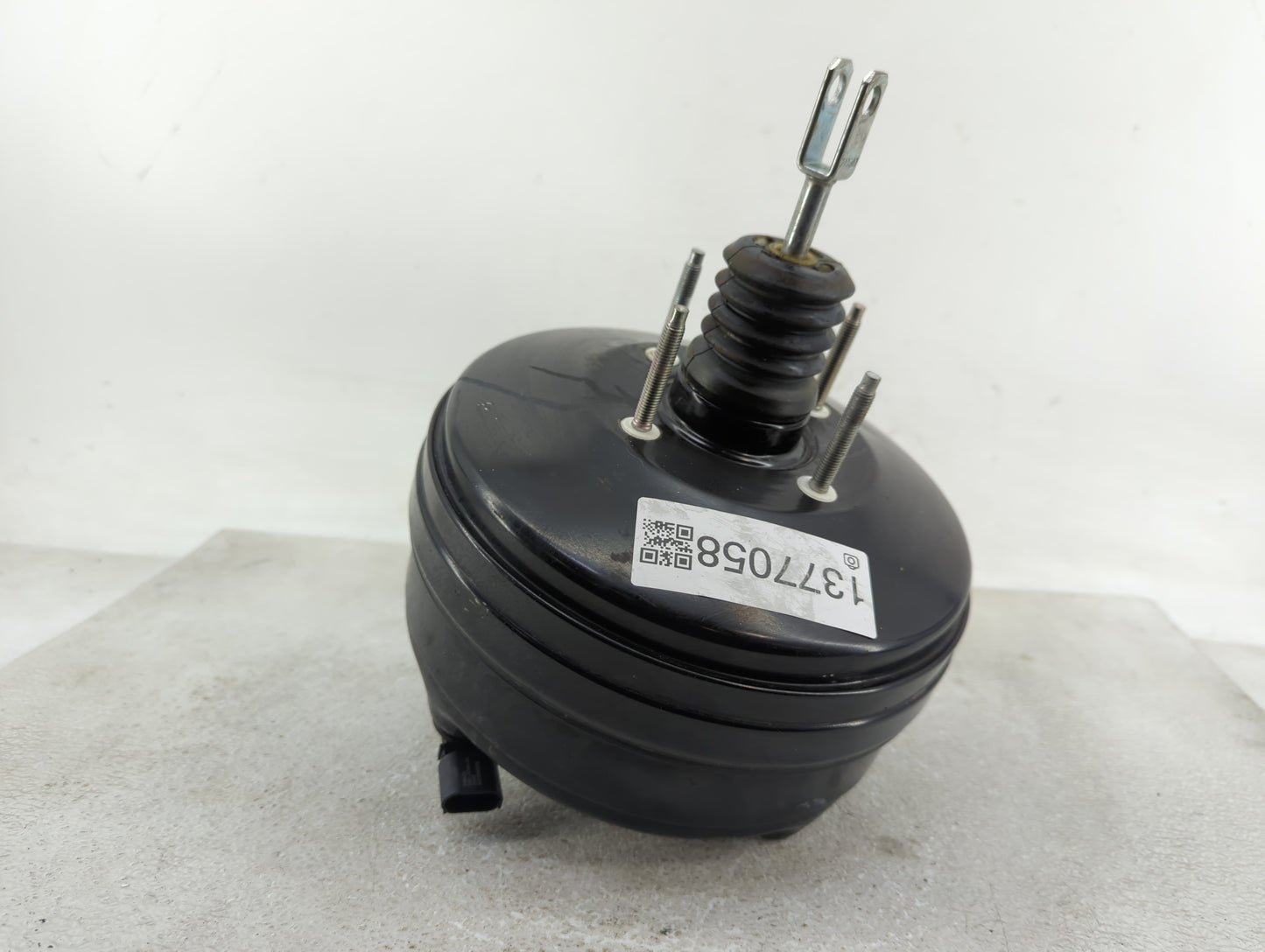 2015-2017 Ford Mustang Power Brake Booster Oem - Oemusedautoparts1.com