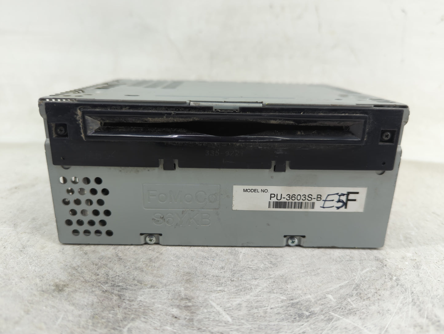 2015-2016 Ford Mustang Radio AM FM Cd Player Receiver Replacement P/N:FR3T-19C107-SE Fits Fits 2015 2016 OEM Used Auto Parts