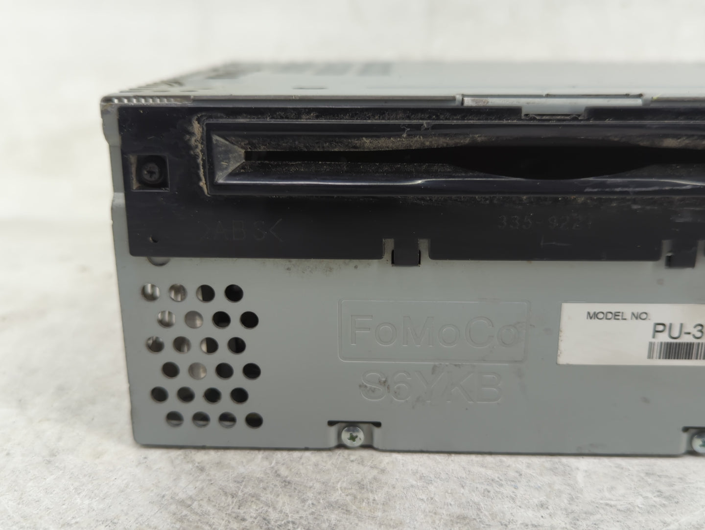 2015-2016 Ford Mustang Radio AM FM Cd Player Receiver Replacement P/N:FR3T-19C107-SE Fits Fits 2015 2016 OEM Used Auto Parts