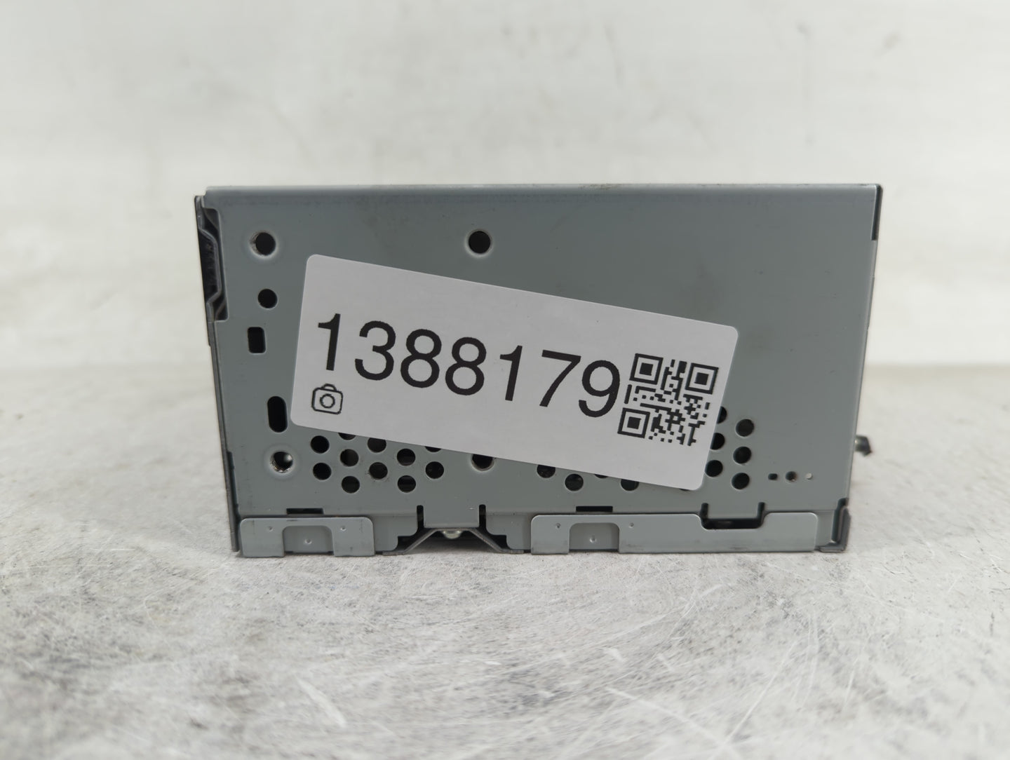2015-2016 Ford Mustang Radio AM FM Cd Player Receiver Replacement P/N:FR3T-19C107-SE Fits Fits 2015 2016 OEM Used Auto Parts
