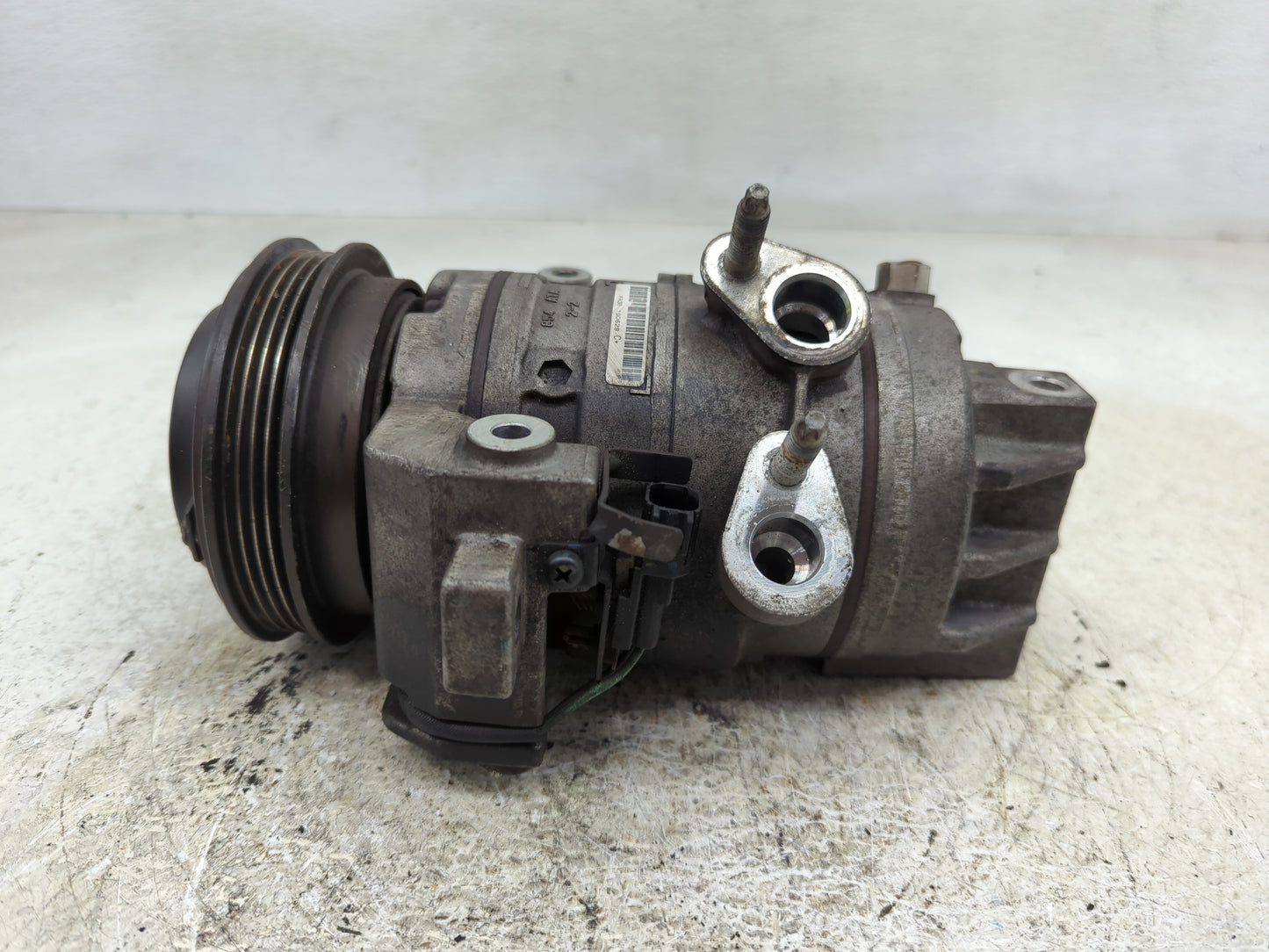 2015-2016 Ford Mustang Air Conditioning A/c Ac Compressor Oem - Oemusedautoparts1.com
