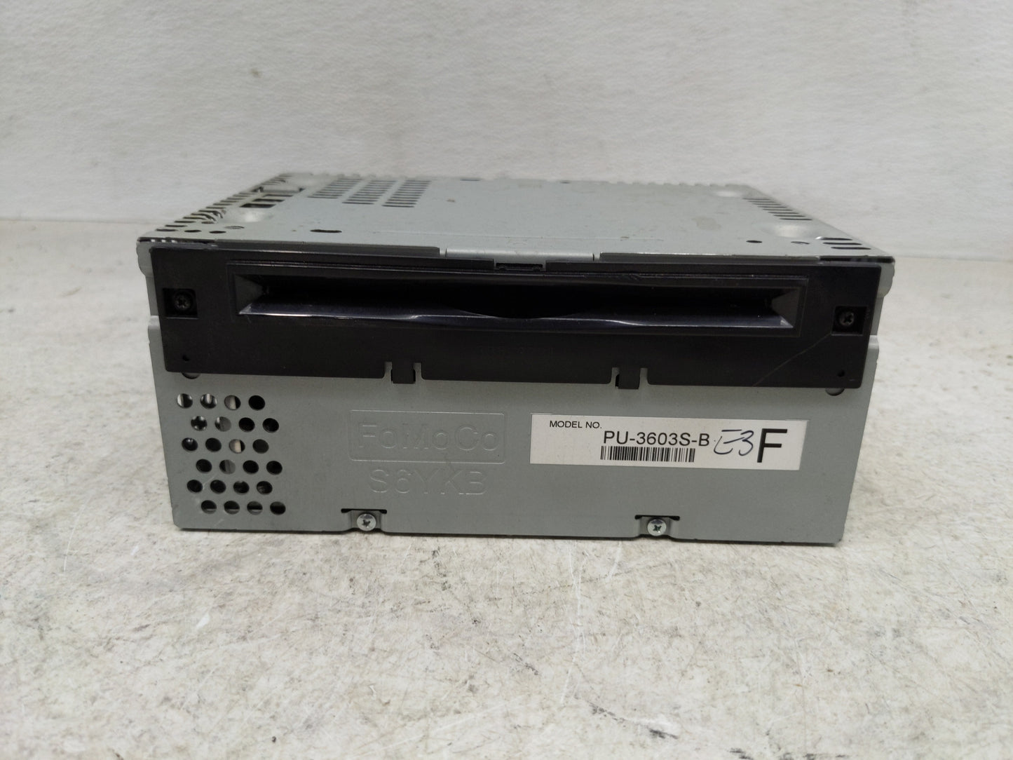 2015-2016 Ford Mustang Radio AM FM Cd Player Receiver Replacement P/N:FR3T-19C107-SE Fits Fits 2015 2016 OEM Used Auto Parts