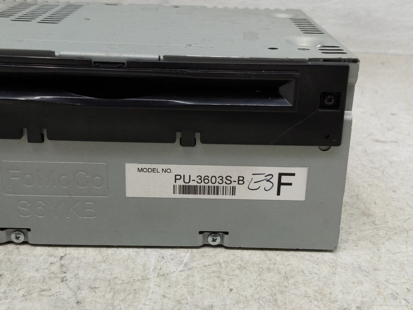 2015-2016 Ford Mustang Radio AM FM Cd Player Receiver Replacement P/N:FR3T-19C107-SE Fits Fits 2015 2016 OEM Used Auto Parts