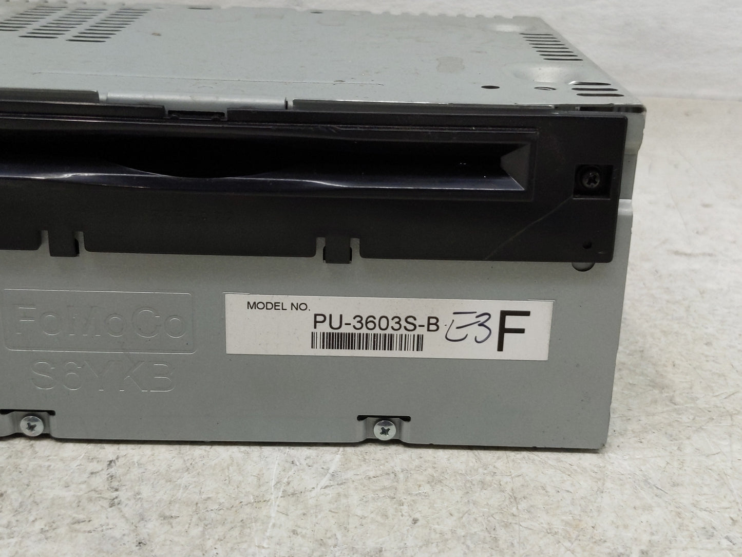 2015-2016 Ford Mustang Radio AM FM Cd Player Receiver Replacement P/N:FR3T-19C107-SE Fits Fits 2015 2016 OEM Used Auto Parts