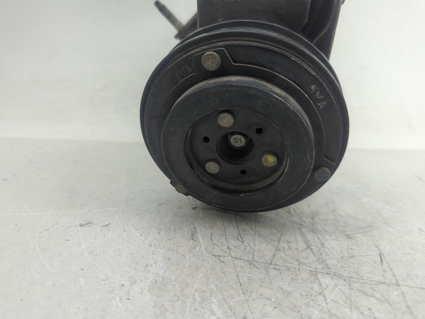 2015-2016 Ford Mustang Air Conditioning A/c Ac Compressor Oem - Oemusedautoparts1.com