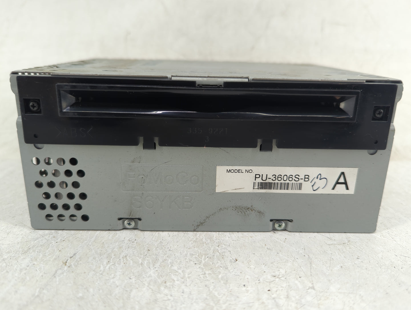 2015-2016 Ford Mustang Radio AM FM Cd Player Receiver Replacement P/N:FR3T-19C107-JJ Fits Fits 2015 2016 OEM Used Auto Parts