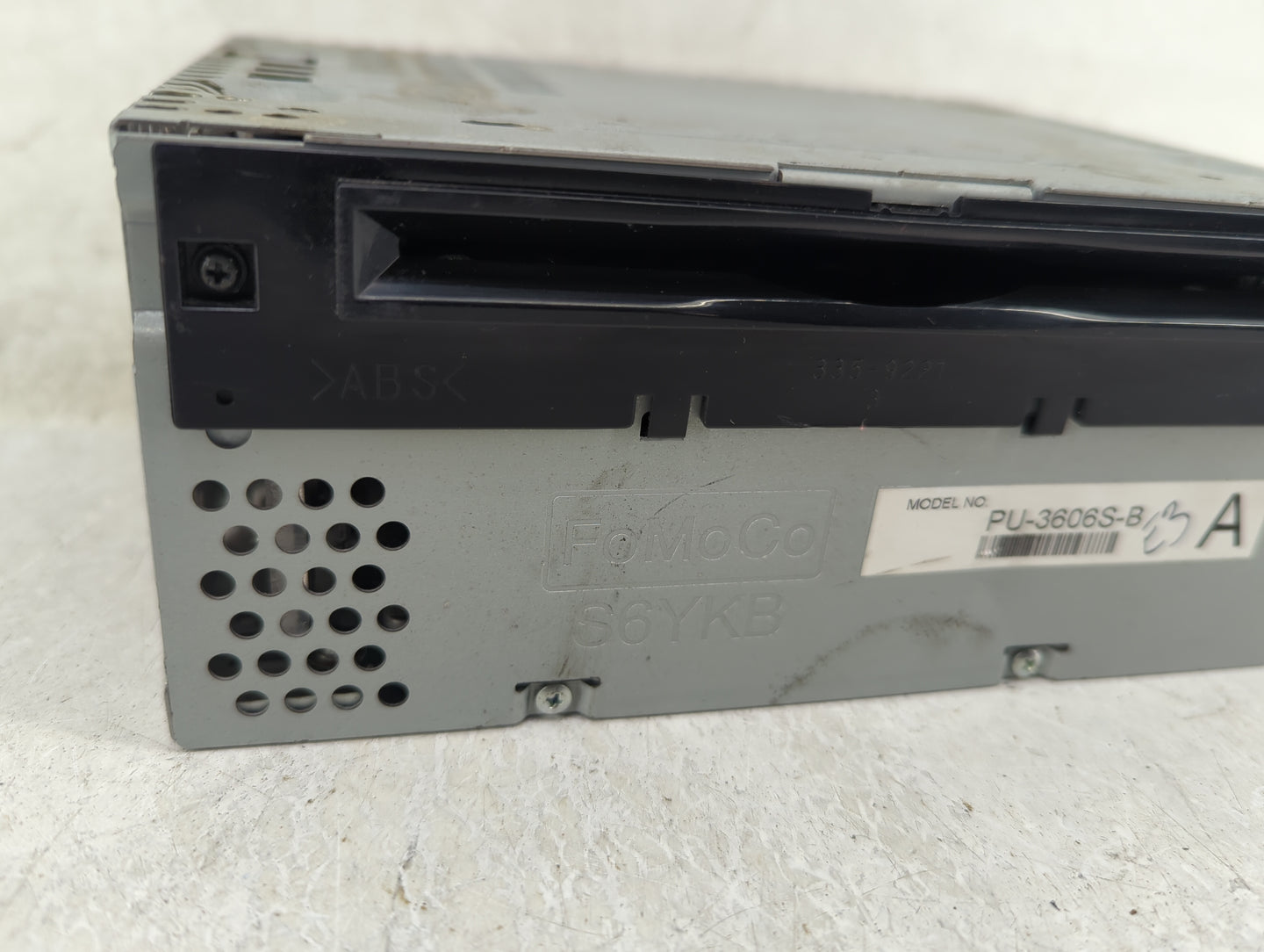 2015-2016 Ford Mustang Radio AM FM Cd Player Receiver Replacement P/N:FR3T-19C107-JJ Fits Fits 2015 2016 OEM Used Auto Parts