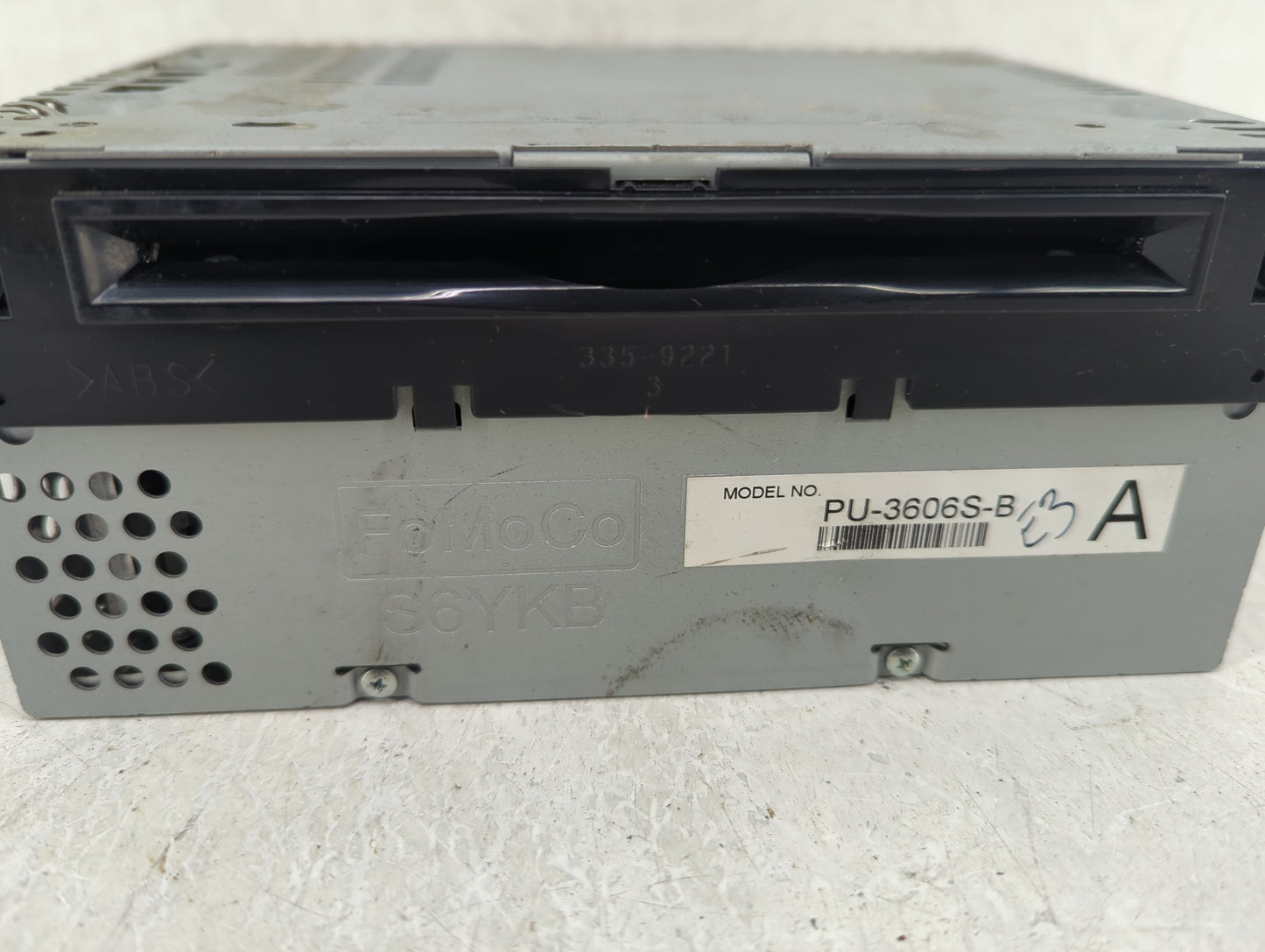 2015-2016 Ford Mustang Radio AM FM Cd Player Receiver Replacement P/N:FR3T-19C107-JJ Fits Fits 2015 2016 OEM Used Auto Parts