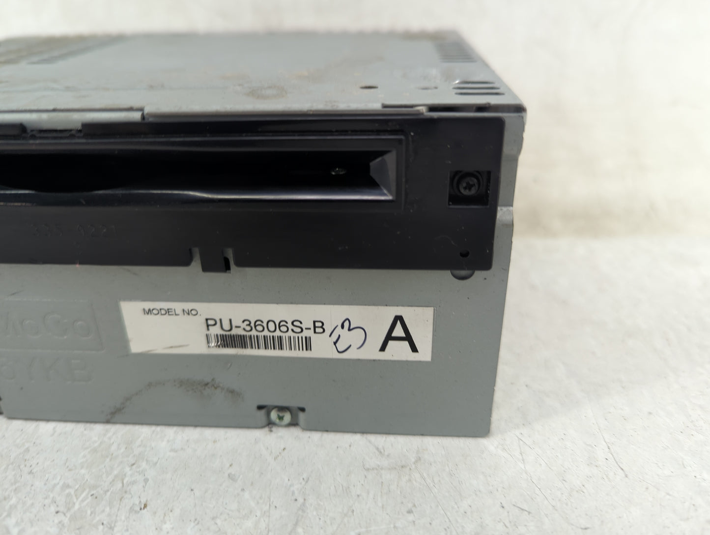 2015-2016 Ford Mustang Radio AM FM Cd Player Receiver Replacement P/N:FR3T-19C107-JJ Fits Fits 2015 2016 OEM Used Auto Parts