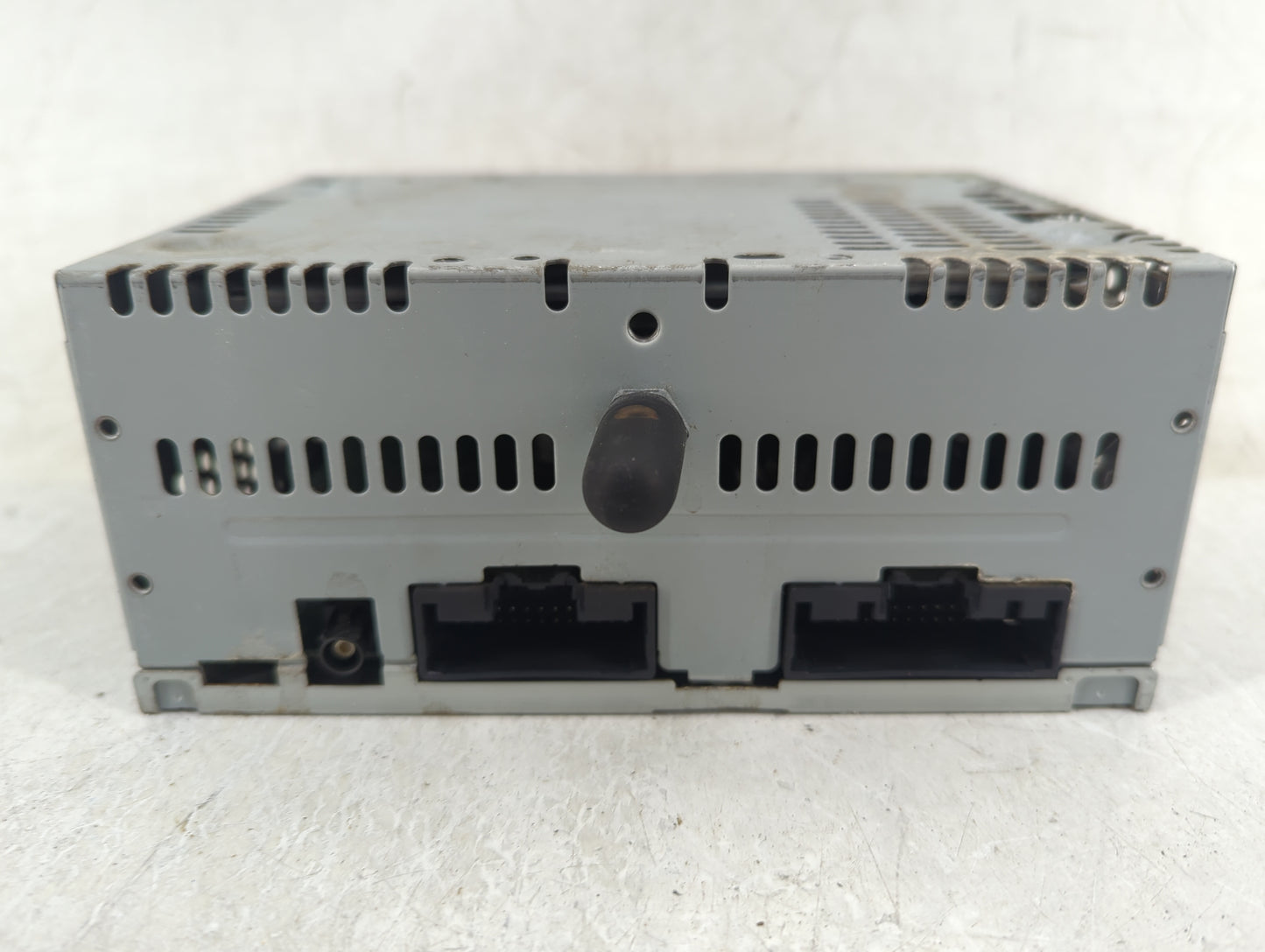 2015-2016 Ford Mustang Radio AM FM Cd Player Receiver Replacement P/N:FR3T-19C107-JJ Fits Fits 2015 2016 OEM Used Auto Parts