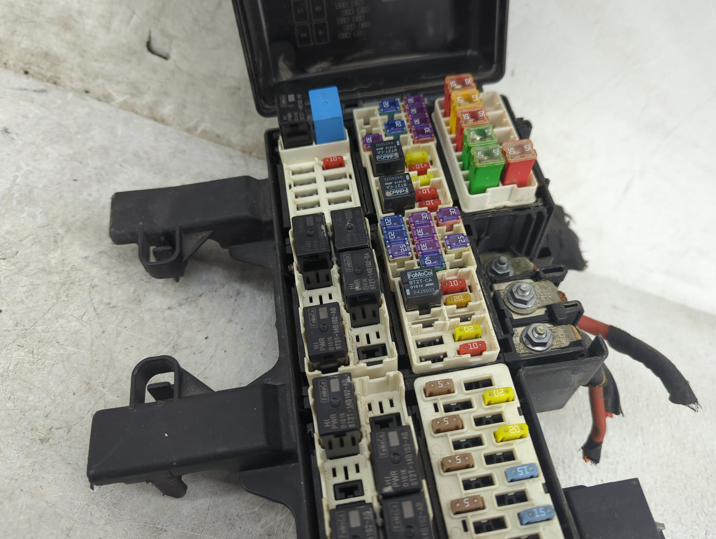 2016-2017 Ford Mustang Fusebox Fuse Box Panel Relay Module P/N:FR3T-14536-AB Fits Fits 2016 2017 OEM Used Auto Parts - Oemus