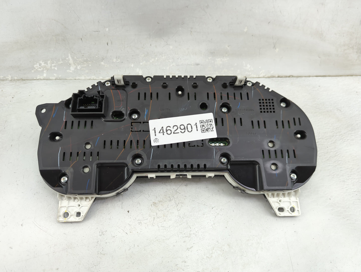 2016 Ford Mustang Instrument Cluster Speedometer Gauges P/N:GR3T-10849-ED MX257520-0462, FR33-10890-A Miles: Fits OEM Used A