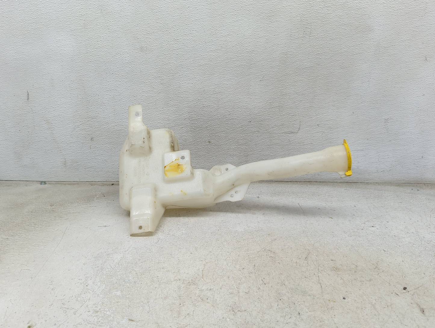 2016-2017 Ford Mustang Windshield Washer Fluid Reservoir Bottle Oem - Oemusedautoparts1.com