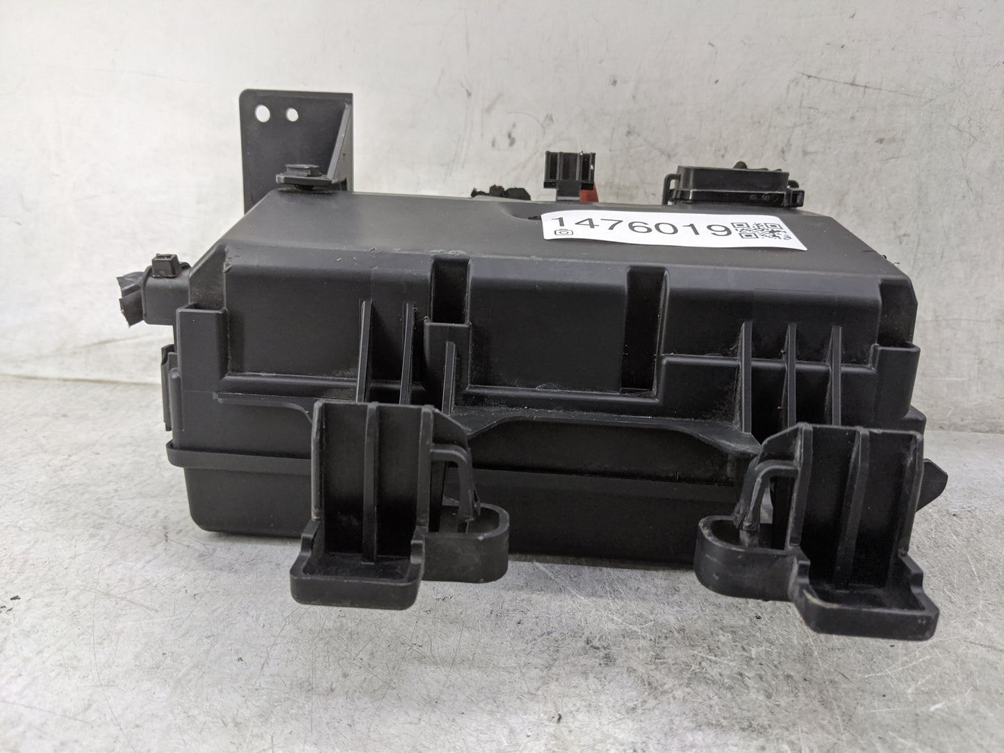 2016-2017 Ford Mustang Fusebox Fuse Box Panel Relay Module P/N:8T2T-14B192-AB 8T2T-14B192-BA Fits Fits 2016 2017 OEM Used Au