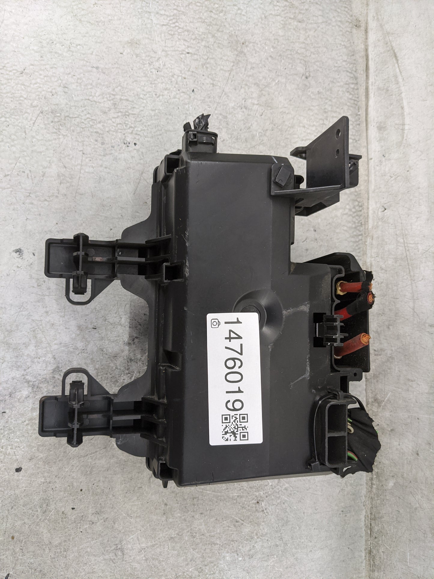 2016-2017 Ford Mustang Fusebox Fuse Box Panel Relay Module P/N:8T2T-14B192-AB 8T2T-14B192-BA Fits Fits 2016 2017 OEM Used Au