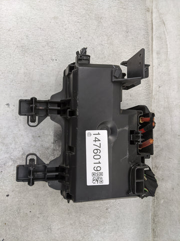 2016-2017 Ford Mustang Fusebox Fuse Box Panel Relay Module P/N:8T2T-14B192-AB 8T2T-14B192-BA Fits Fits 2016 2017 OEM Used Auto Parts