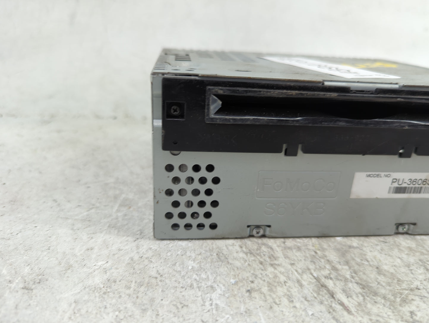 2015-2016 Ford Mustang Radio AM FM Cd Player Receiver Replacement P/N:PU-3606S-B S6YKB Fits Fits 2015 2016 OEM Used Auto Par