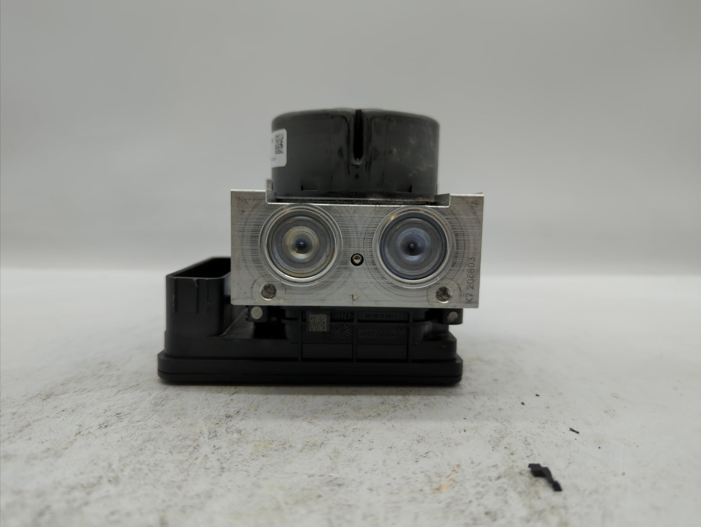 2015-2018 Ford Mustang ABS Pump Control Module Replacement P/N:GR3C-2C219-BD GR3C-2C405-BB Fits Fits 2015 2016 2017 2018 OEM