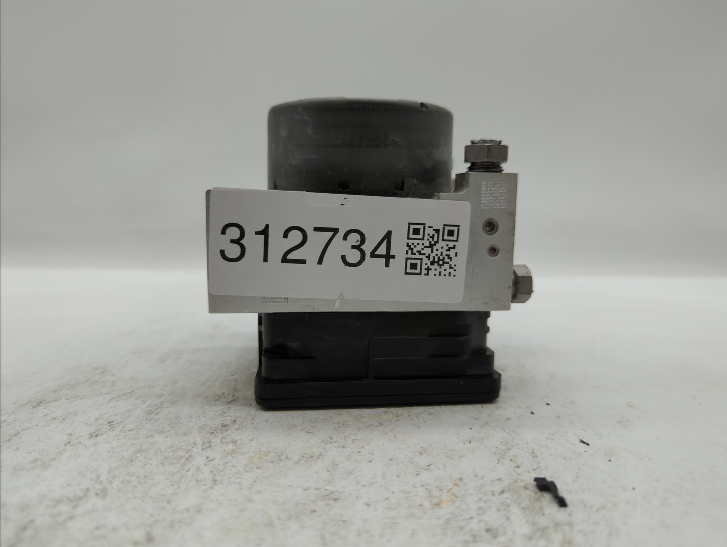 2015-2018 Ford Mustang ABS Pump Control Module Replacement P/N:GR3C-2C219-BD GR3C-2C405-BB Fits Fits 2015 2016 2017 2018 OEM