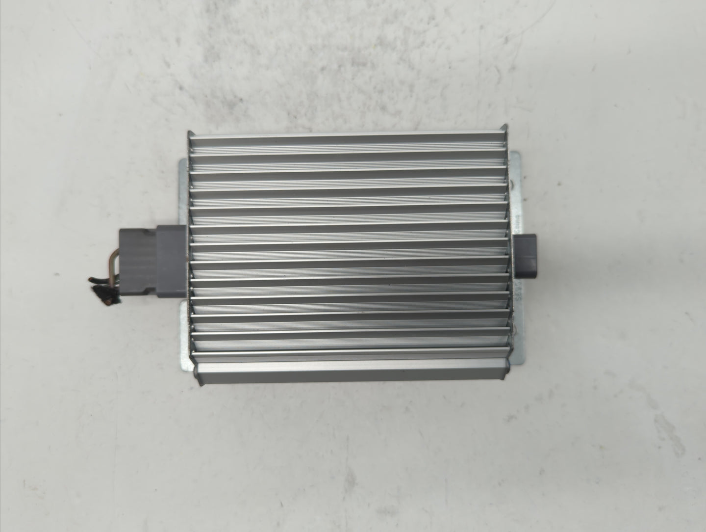 2016-2017 Ford Mustang Radio AM FM Cd Player Receiver Replacement P/N:BA1T-18C808-AA Fits Fits 2016 2017 OEM Used Auto Parts