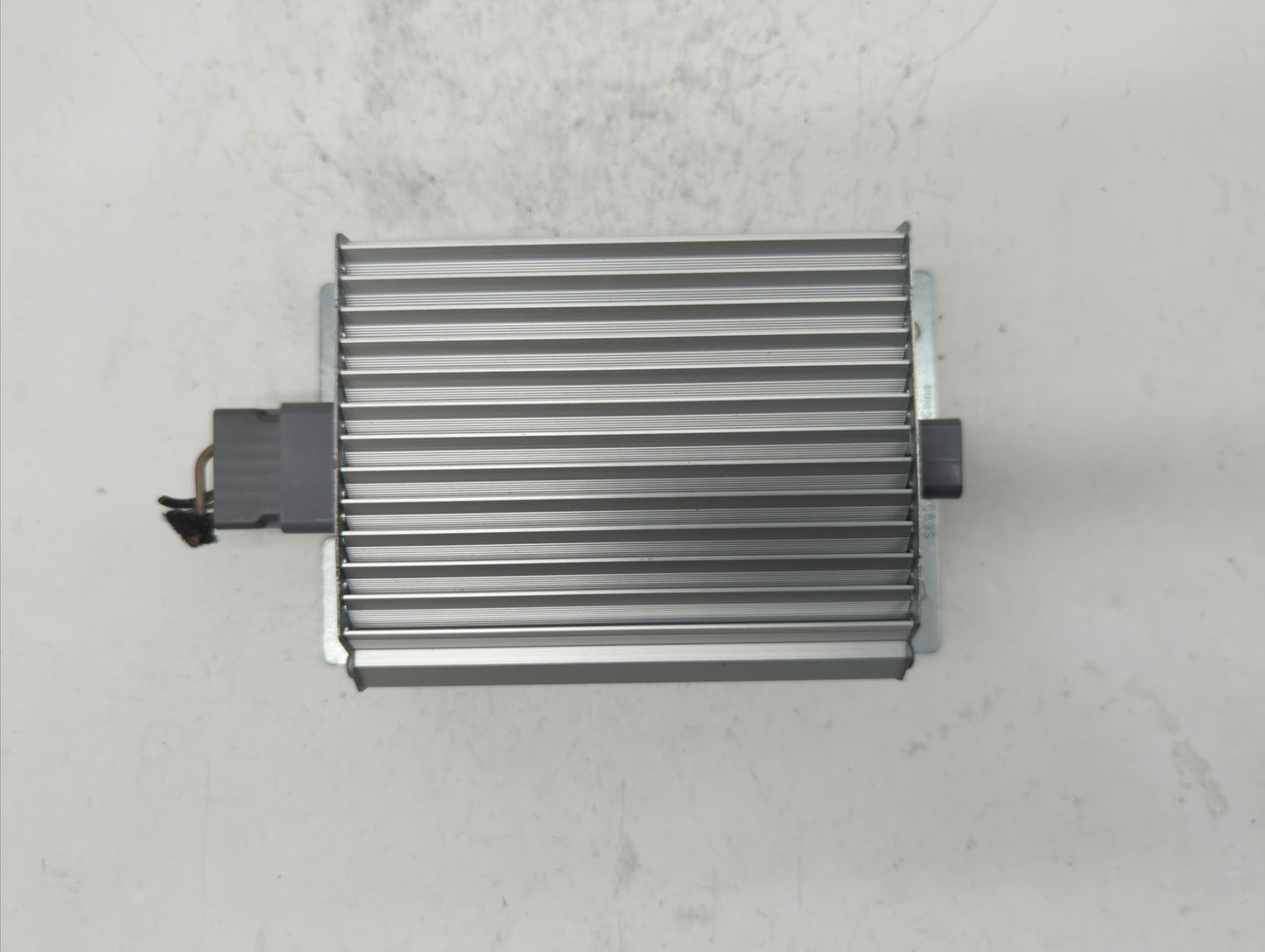 2016-2017 Ford Mustang Radio AM FM Cd Player Receiver Replacement P/N:BA1T-18C808-AA Fits Fits 2016 2017 OEM Used Auto Parts