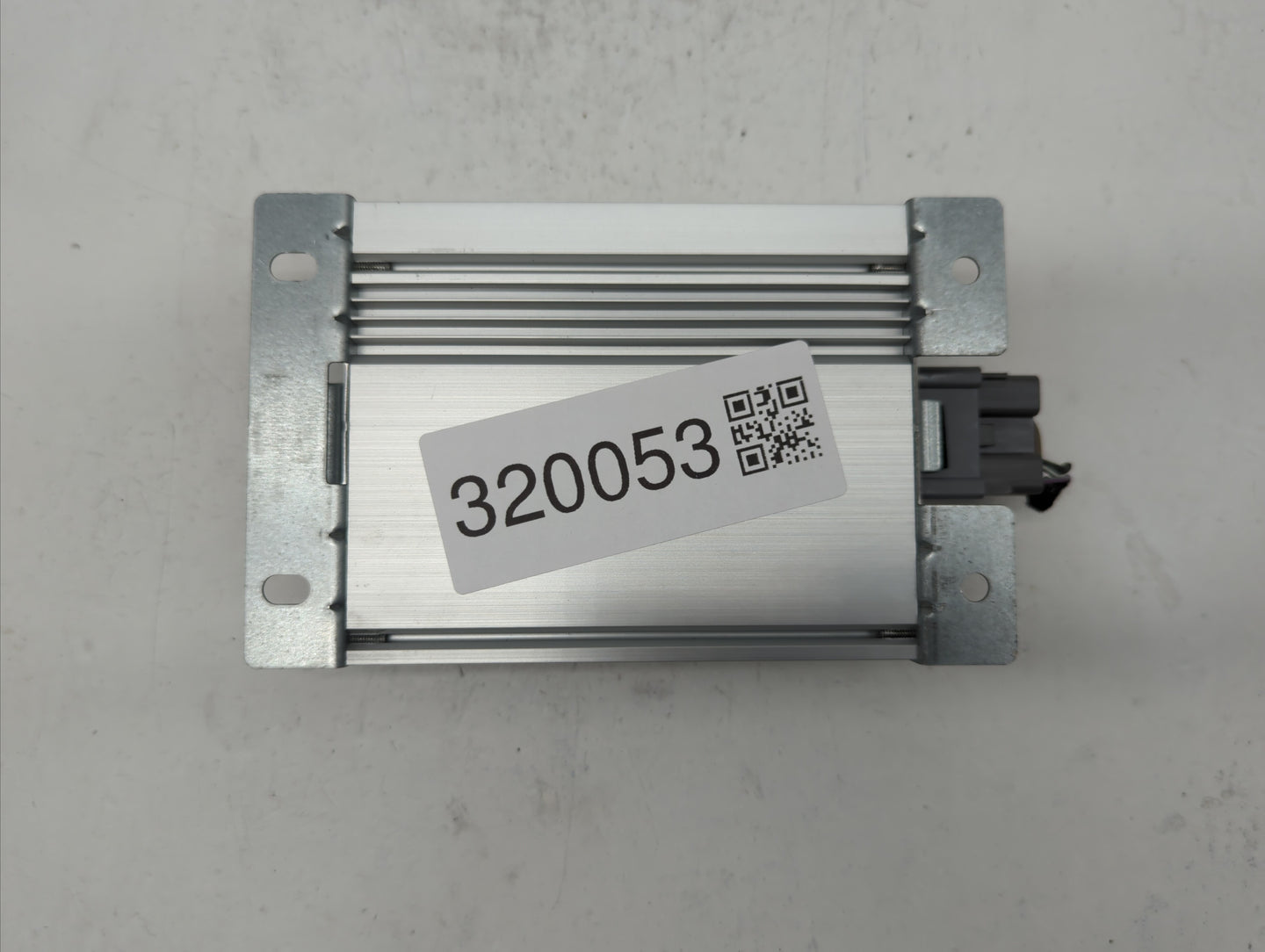 2016-2017 Ford Mustang Radio AM FM Cd Player Receiver Replacement P/N:BA1T-18C808-AA Fits Fits 2016 2017 OEM Used Auto Parts