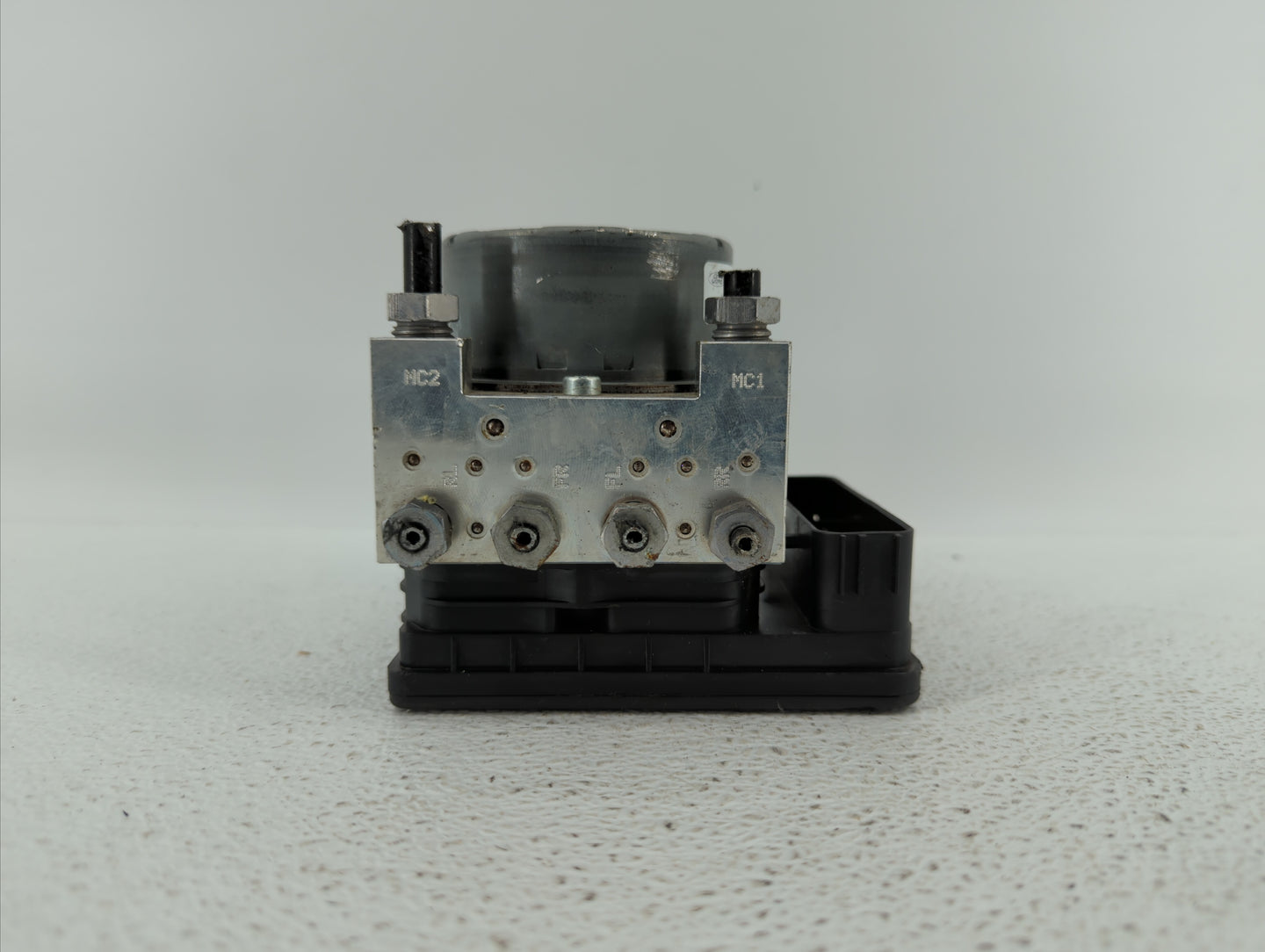 2015-2018 Ford Mustang ABS Pump Control Module Replacement P/N:GR3C-2C405-BD FR3C-2C405-BE Fits Fits 2015 2016 2017 2018 OEM