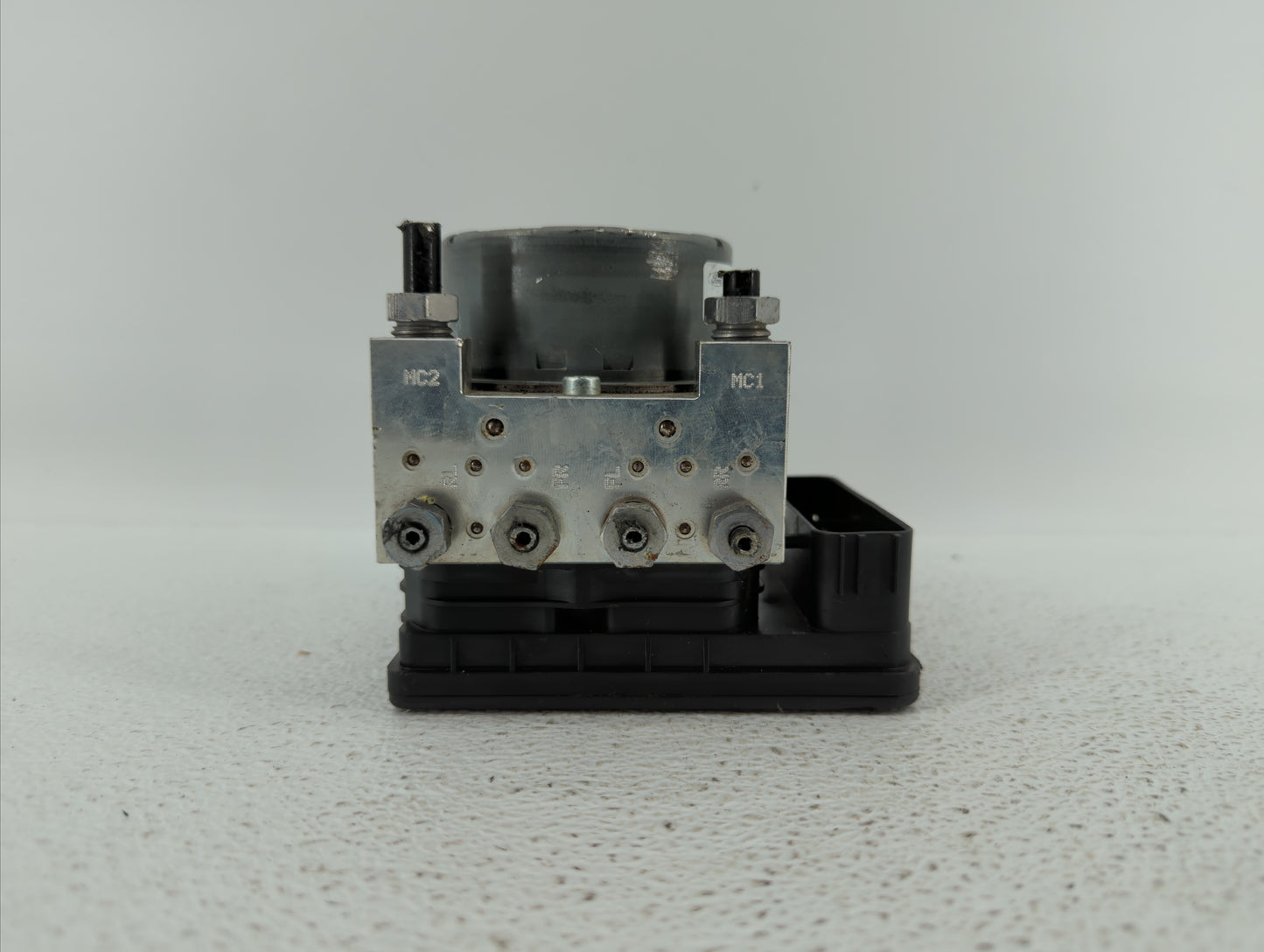 2015-2018 Ford Mustang ABS Pump Control Module Replacement P/N:GR3C-2C405-BD FR3C-2C405-BE Fits Fits 2015 2016 2017 2018 OEM