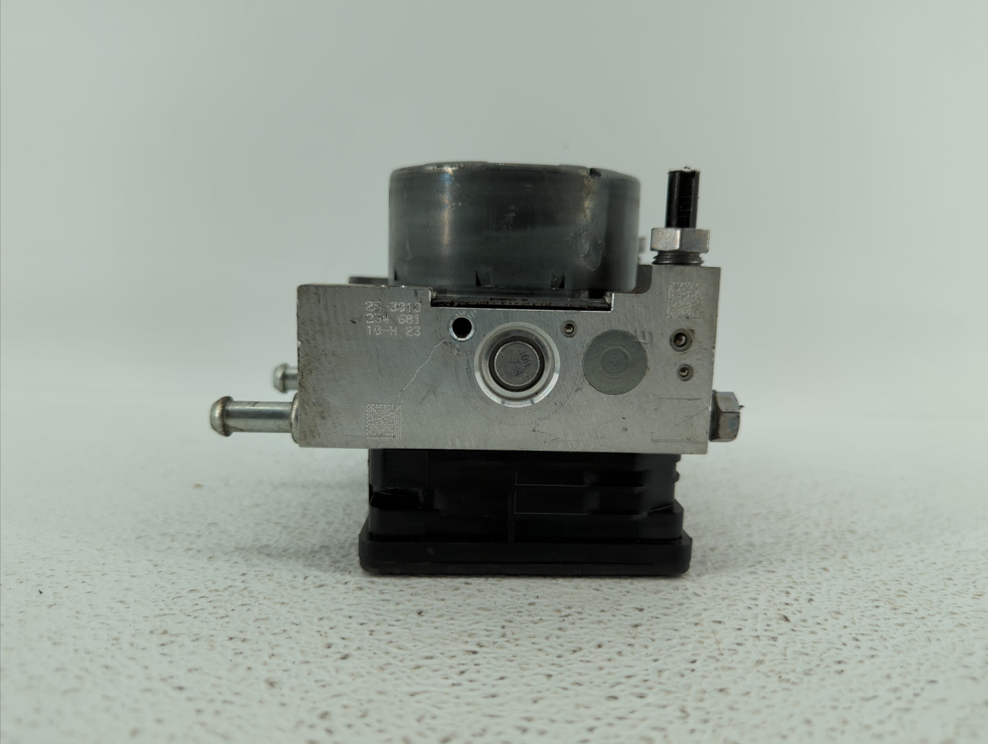 2015-2018 Ford Mustang ABS Pump Control Module Replacement P/N:GR3C-2C405-BD FR3C-2C405-BE Fits Fits 2015 2016 2017 2018 OEM
